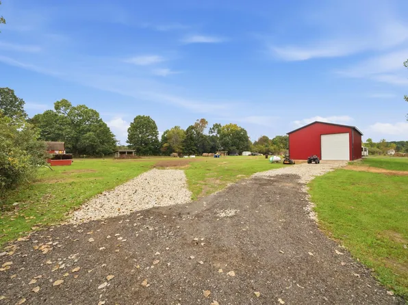 2400 Skeeter Ln, Dansville, MI 48819