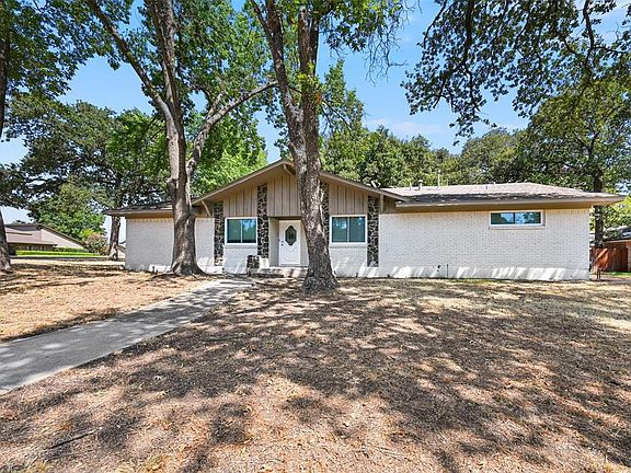 3rd image of 2346 Robinhood Dr