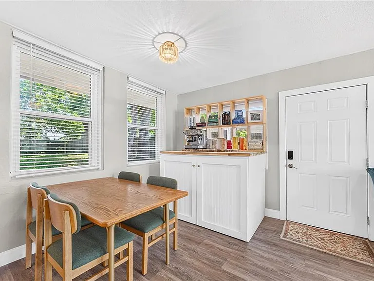 915 Dowd Ave — Photo 16
