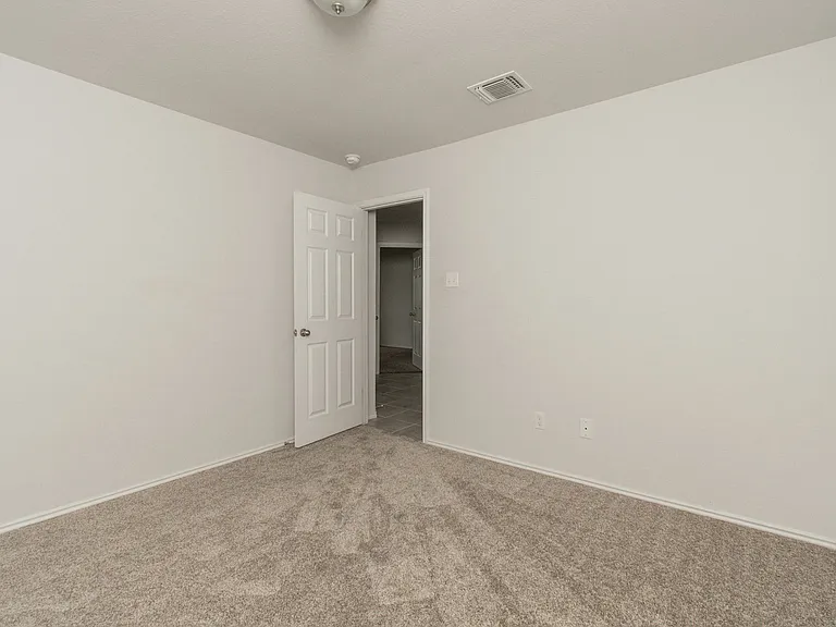 9019 Stonehollow Dr — Photo 21