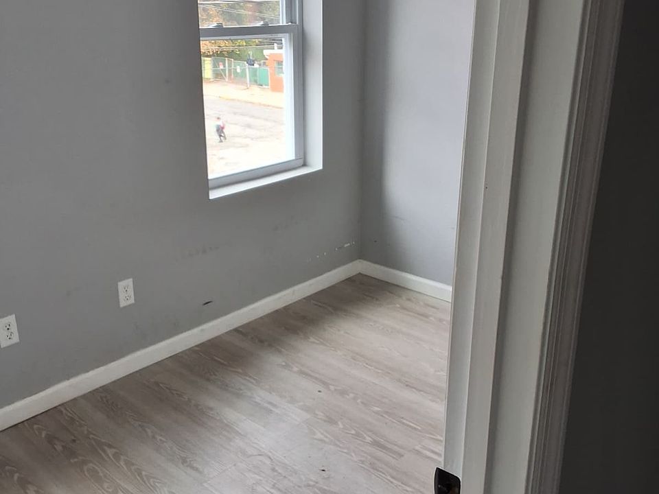 1st image of 131 William St #A
