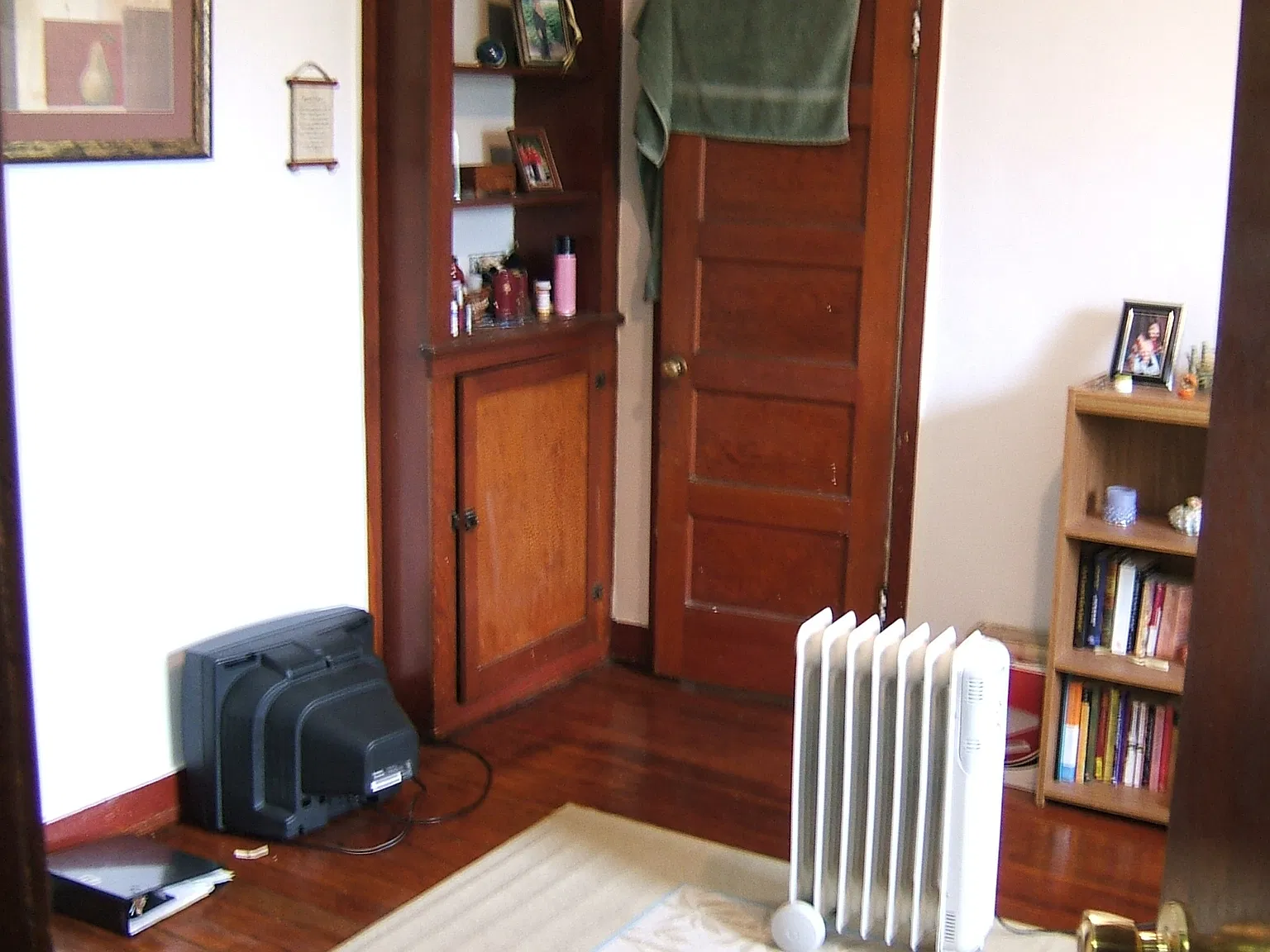 Studio, 300 sqft, $1,050 — Photo 3