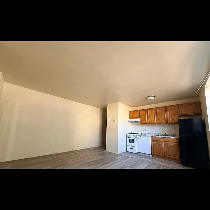 75 E Park St #8A