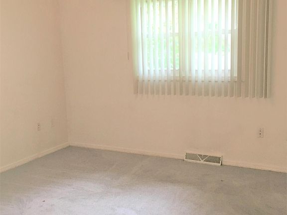 3rd image of 5002 Elmer Dr