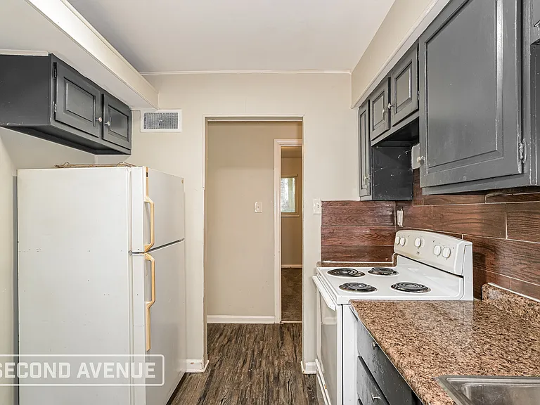 232 McAlpine Dr — Photo 7