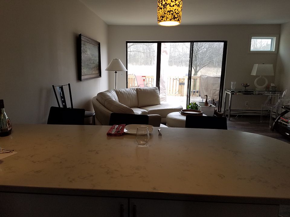 Quartz breakfast bar