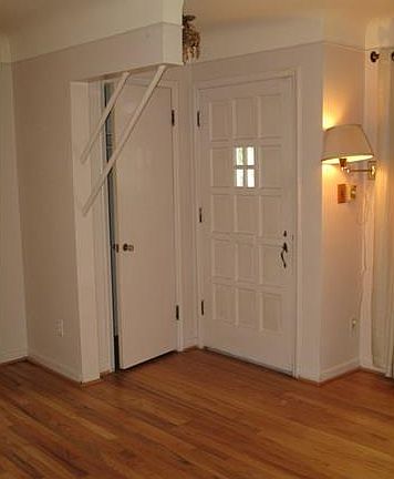 2nd image of 274 Shadowlawn St