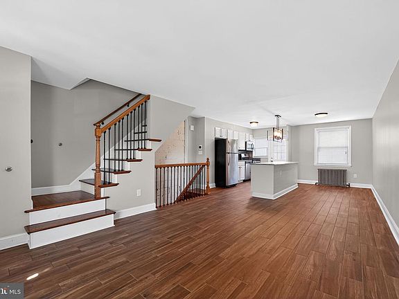 4th image of 1018 W 43rd St