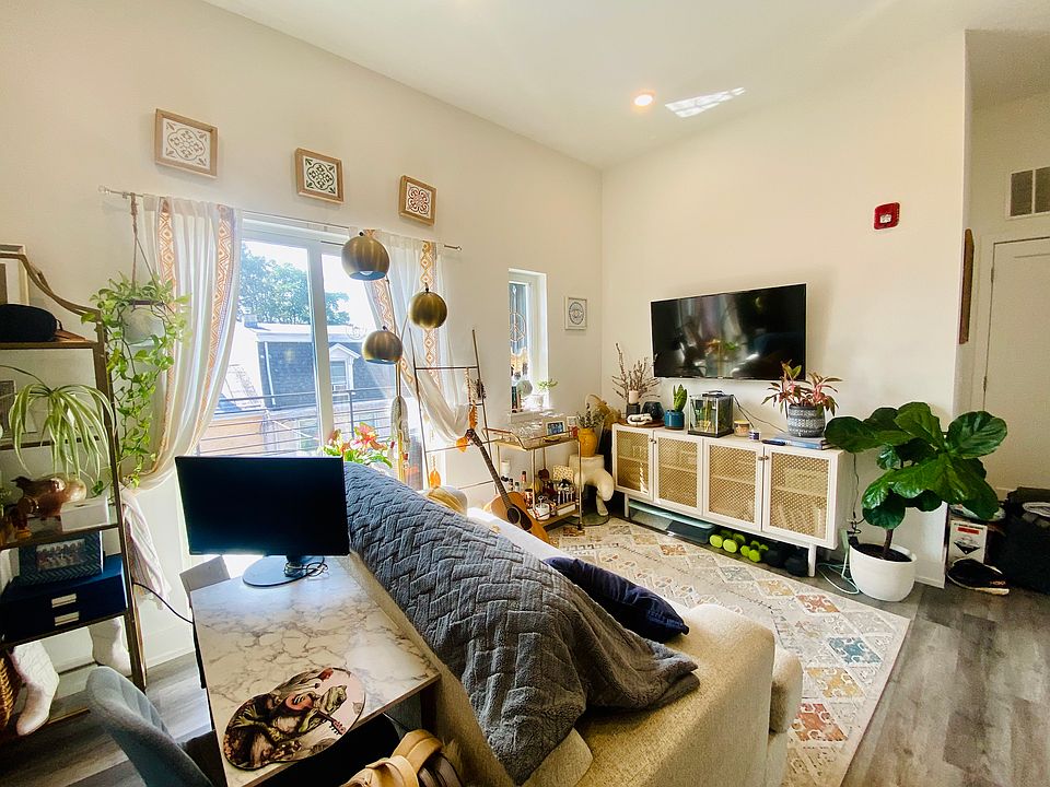 1st image of 6162 Ridge Ave #201
