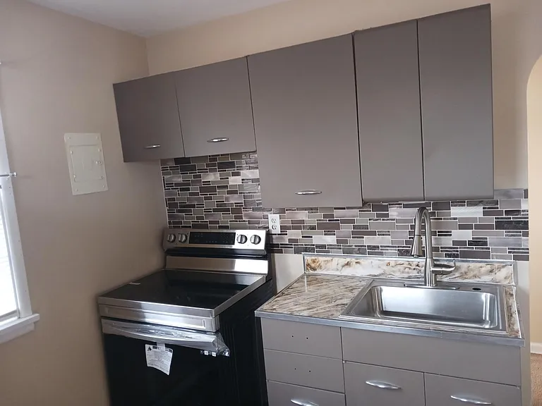 422 W William St — Photo 6