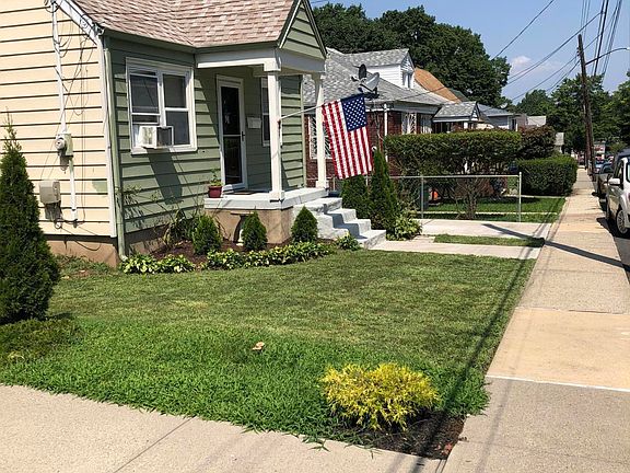 3rd image of 60 Clermont Pl