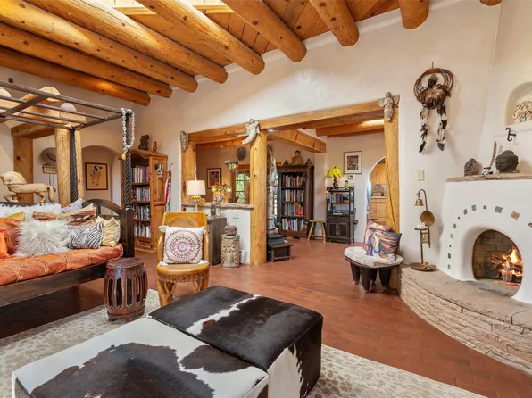 14 Camino Azul, Santa Fe, NM 87508