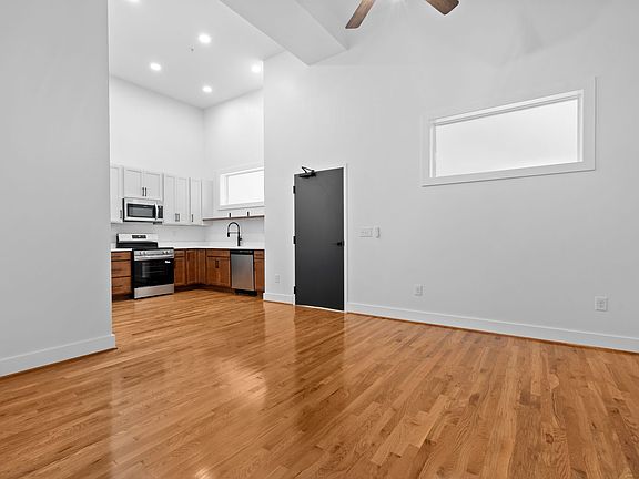 3rd image of 2033 W Broad St #101