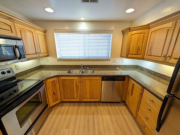 4th image of 1000 E Center St APT 3