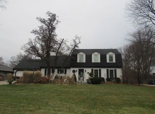 841 Rocksbury Ct, Batavia, IL 60510