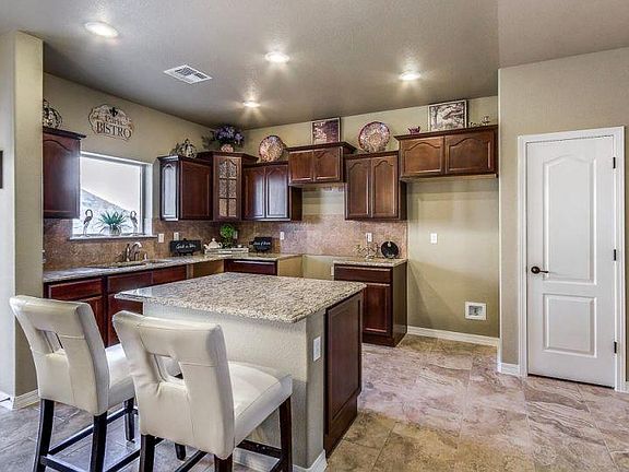 3rd image of 10117 Red Valley St