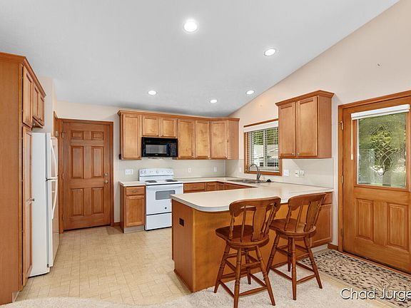 5th image of 2119 Creekside Dr SW