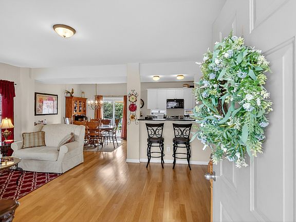 5th image of 95 Villa Way