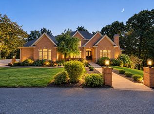 24 Woodcliff Dr, Fairmont, WV 26554