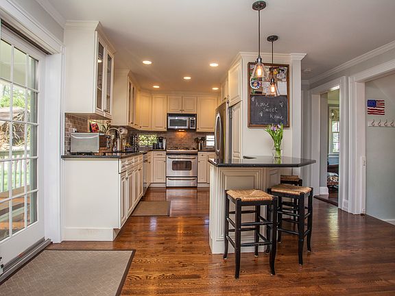 5th image of 34 Echo Ln
