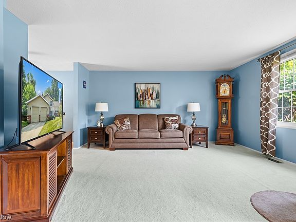 3rd image of 2668 Serra Vista Dr