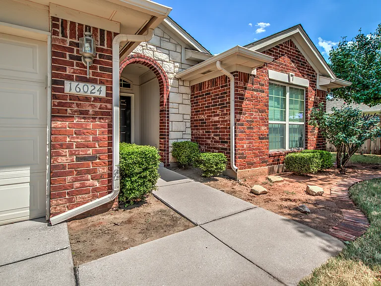 16024 Okalee Ln — Photo 13