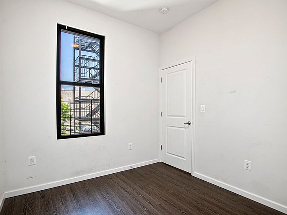 4th image of 313 Wyckoff Ave #2