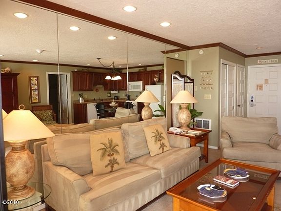 3rd image of 4009 Highway 101 Room 820