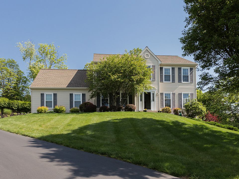 1st image of 212 Trowbridge Ln