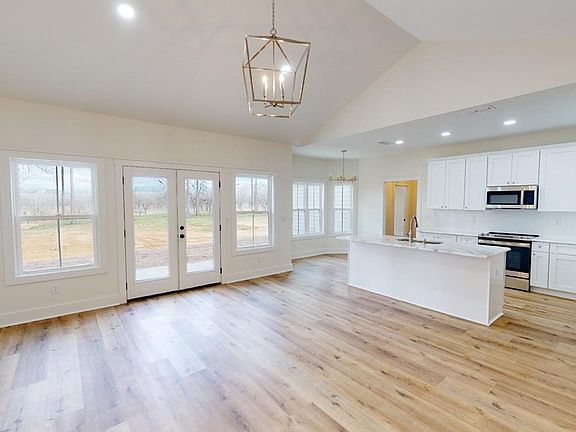 5th image of 296 Westwoods Dr