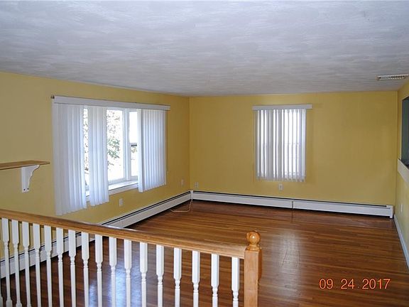 4th image of 18 Gesmondi Dr
