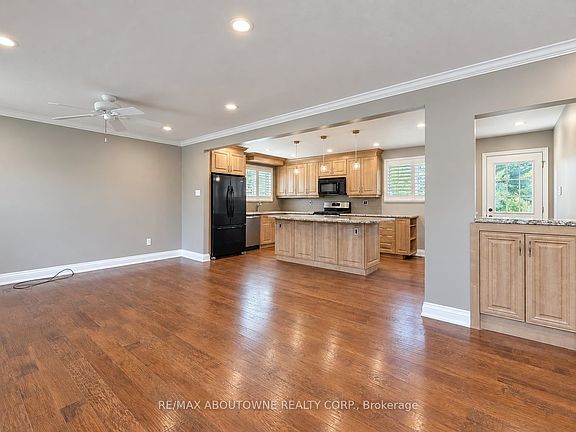 5th image of 548 Sandbrook Rd