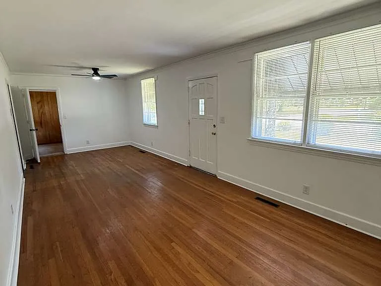 6 Emily Dr — Photo 2