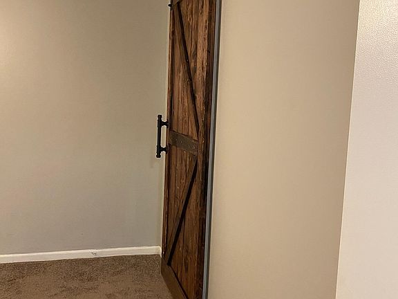 3rd image of 226 Glendale Cir