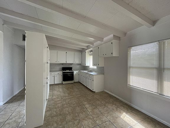 4th image of 909 Virgil Dr