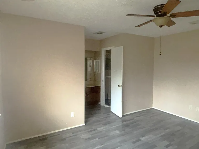 17323 Camberwell Green Ln — Photo 11