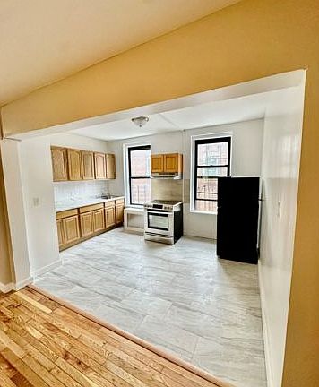 4th image of 16 W 1st St #2-F