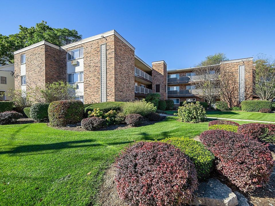 1st image of 600 S York St APT 3A