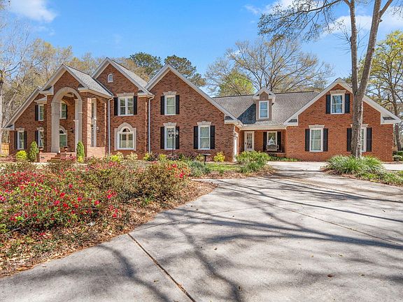 2nd image of 109 Crest Pointe