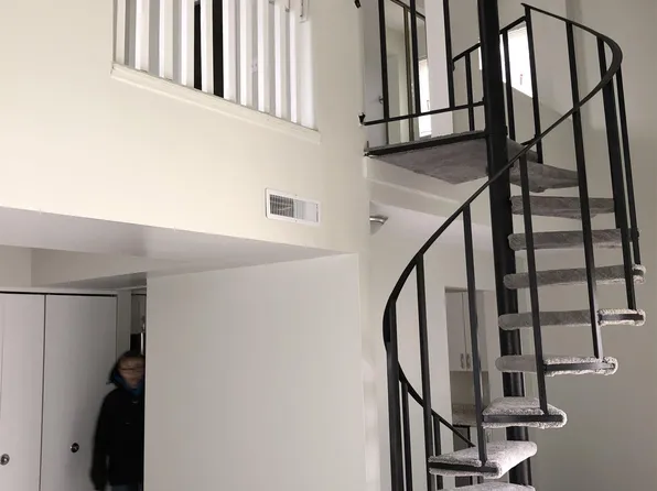 532 Valley Dr, Medina, OH