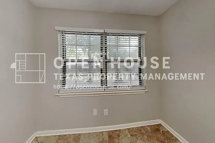 14922 Spring Lake Dr — Photo 8
