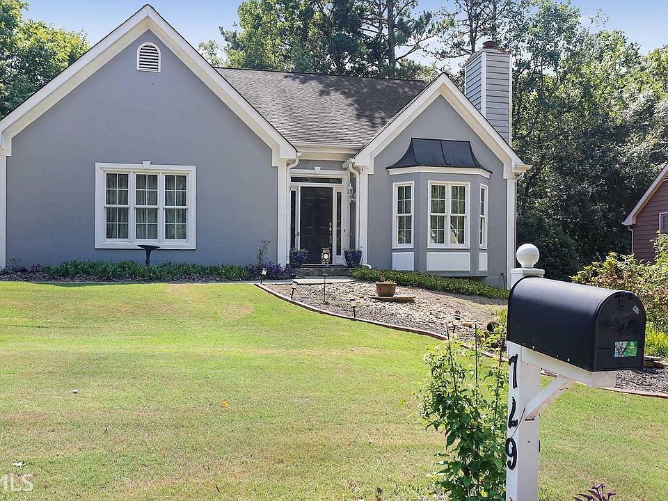 1st image of 729 Jamie Way NE