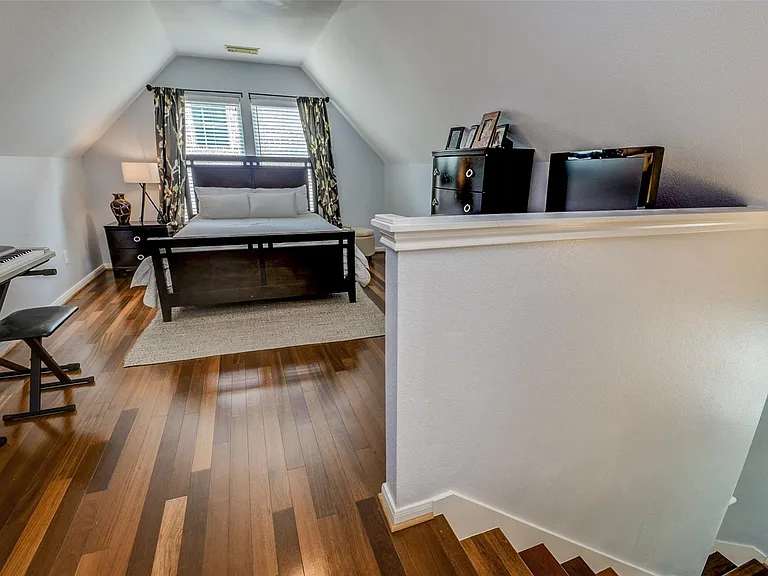 1310 Asbury St — Photo 17