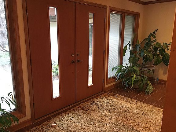 5th image of 127 Sorrento Dr