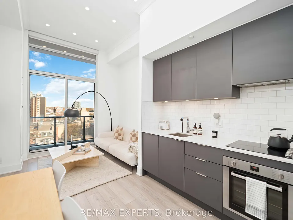 120 Parliament St #902