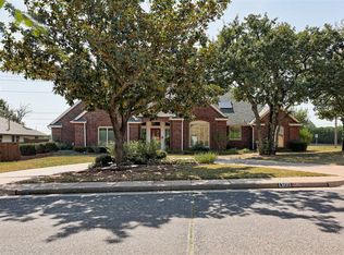 1300 Eagle Dr, Edmond, OK 73034