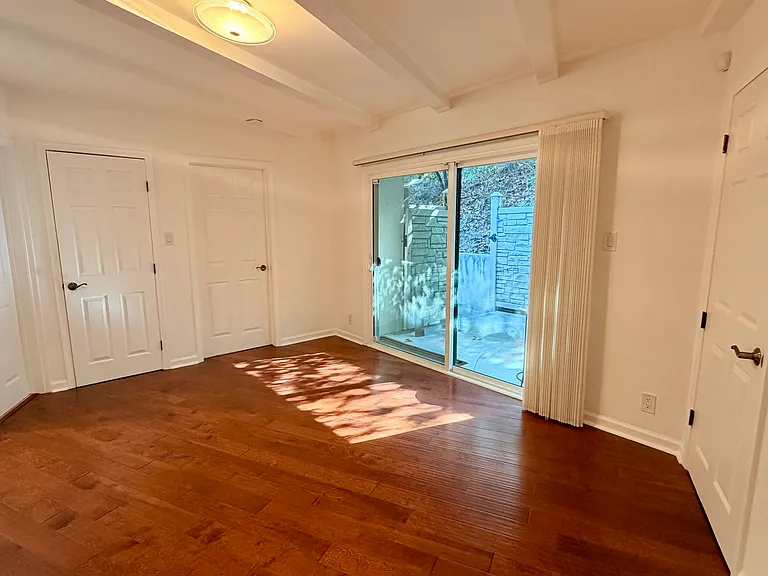 1385 Greenmont Dr — Photo 48