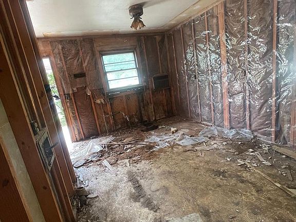 3rd image of 104 Linthicum Dr