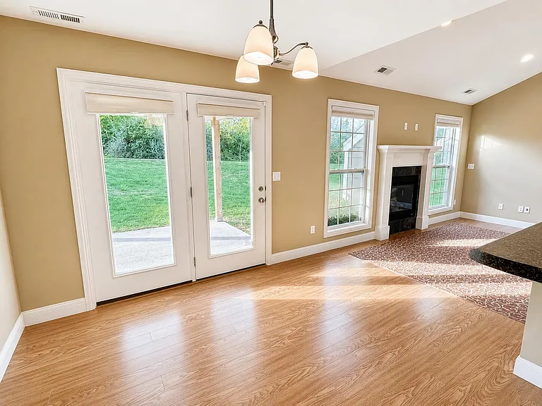 4500 Weybridge Dr — Photo 5