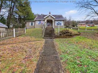 3834 Indian Creek Rd, Elkview, WV 25071
